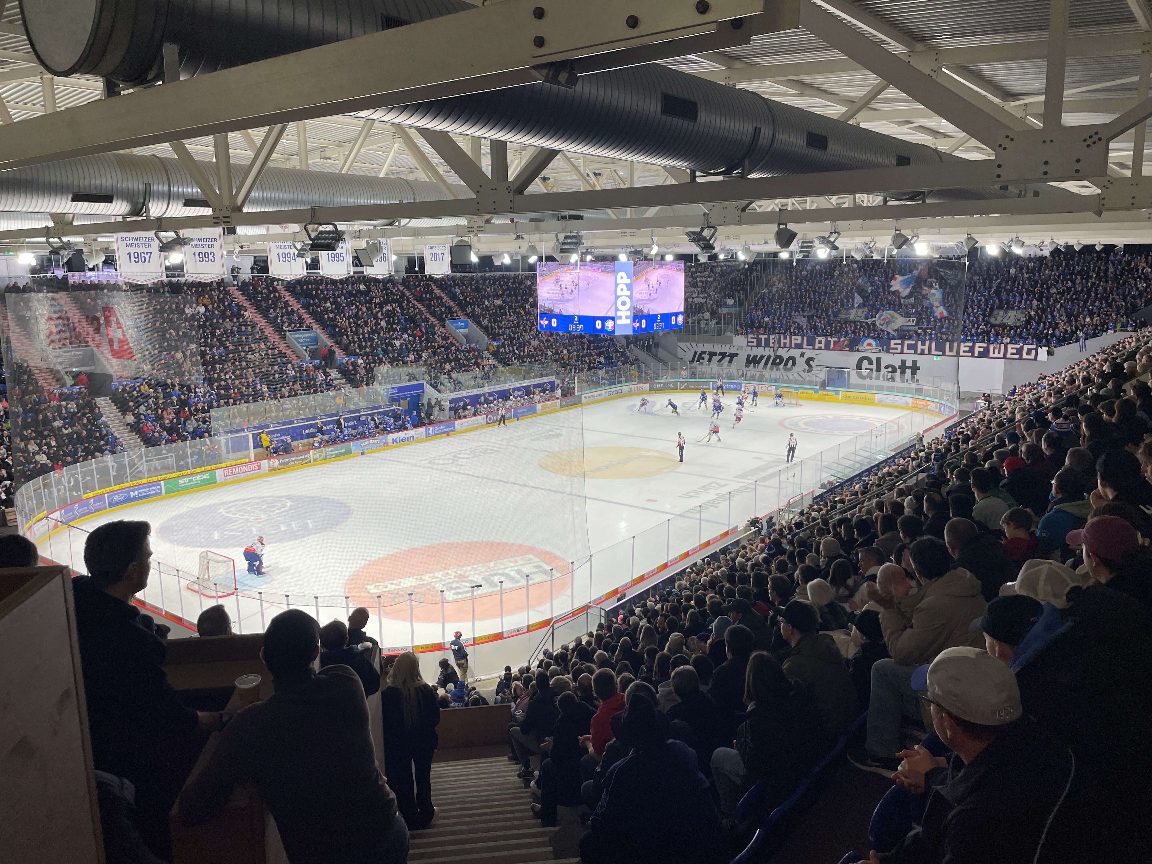 EHC Kloten vs Bern